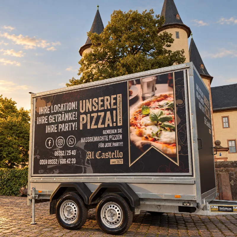Unser Pizzawagen vor dem Lohrer Schloss