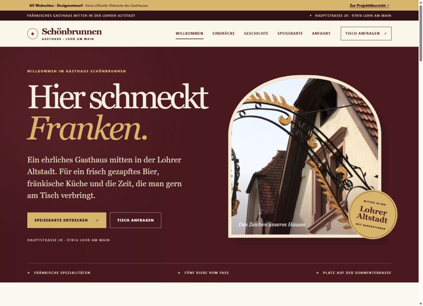 Website-Entwurf für das Gasthaus Schönbrunnen mit burgunderroter Farbwelt und historischem Ausleger